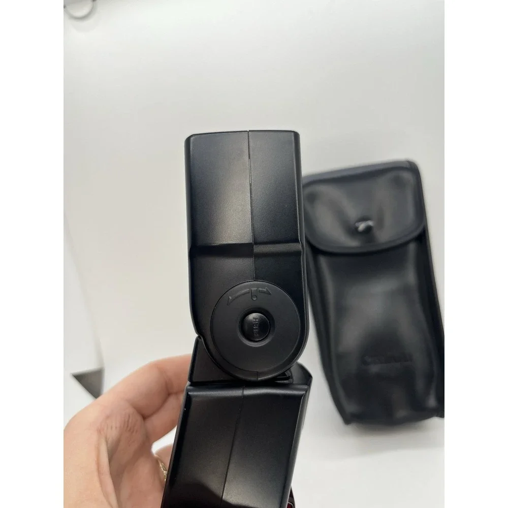 Canon Speedlite 550EX Shoe Mount Flash With Case